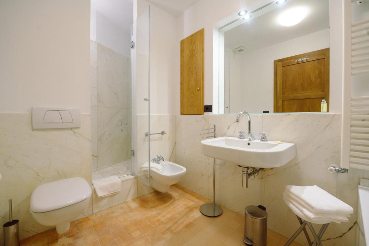 Palazzo Froussard B&B And Living Lucca Exterior photo