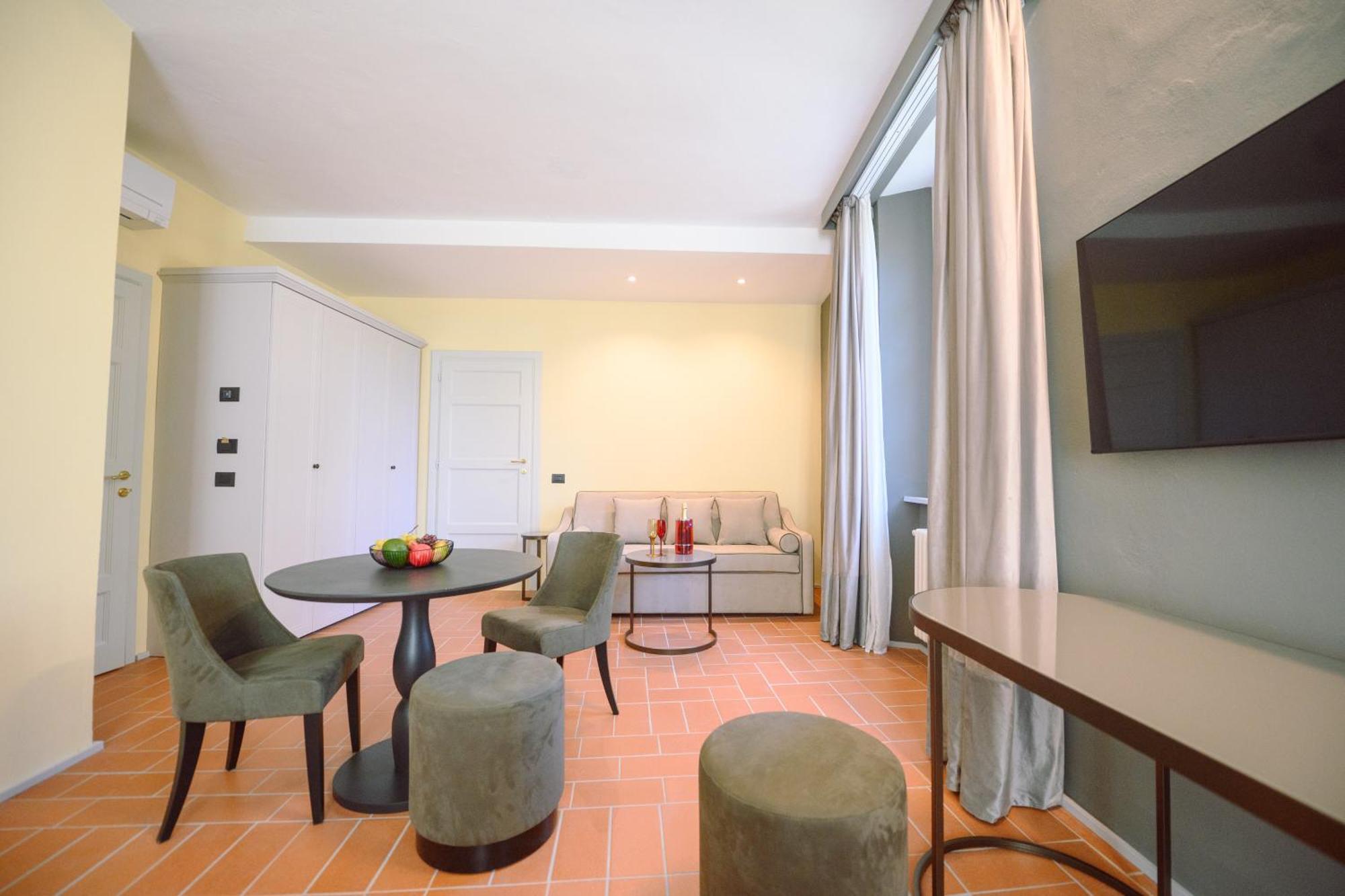 Palazzo Froussard B&B And Living Lucca Exterior photo